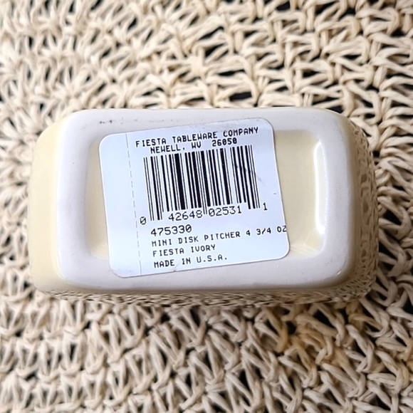 FIESTA FIESTAWARE Ivory Mini Disc Pitcher 2008 - Picture 5 of 5